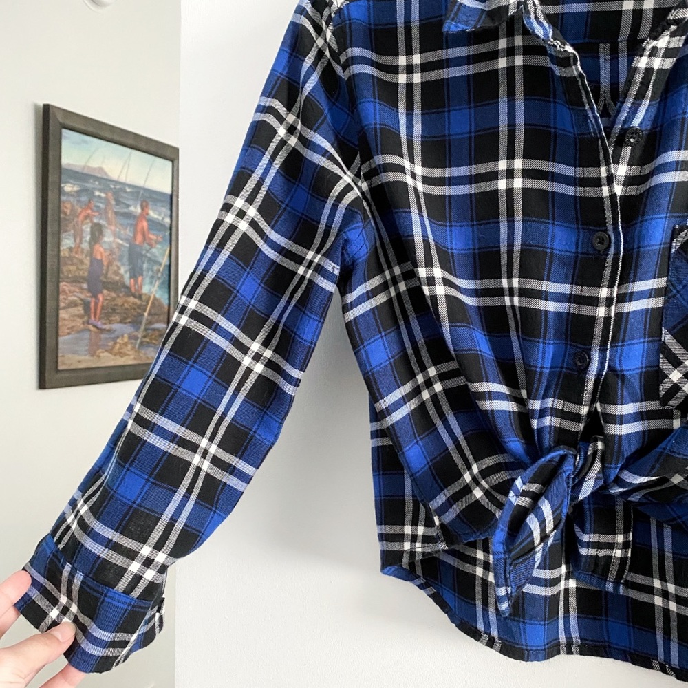 F21 cropped plaid button down shirt, blue black - Picture 3 of 8